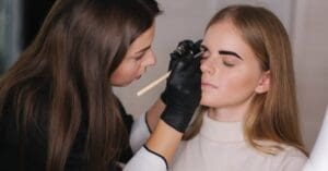 Conoce la transformación cosmética en el arte de la belleza moderna