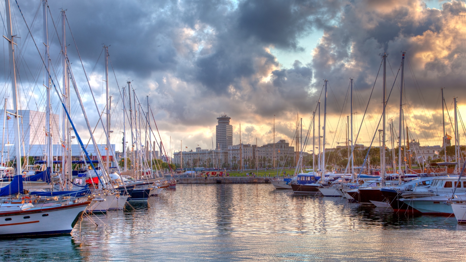 Barcos en Barcelona: una experiencia única para disfrutar de la ciudad desde el mar