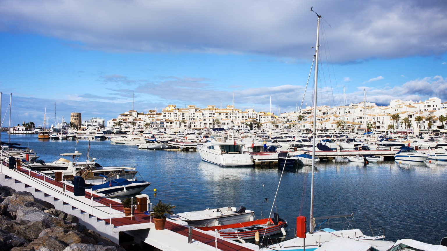 Alquiler de barcos en Málaga: con y sin licencia de navegación