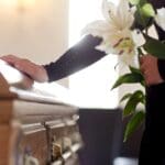 10 consejos para planificar un funeral con la ayuda de una funeraria profesional.