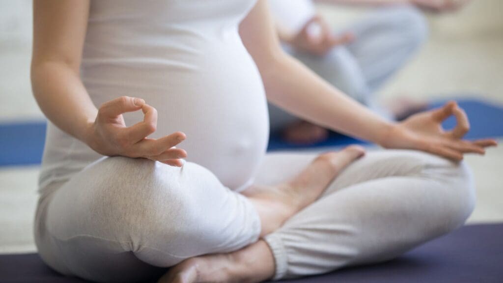 Yoga prenatal y masajes para embarazadas