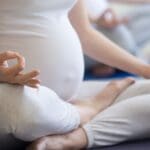 Yoga prenatal y masajes para embarazadas