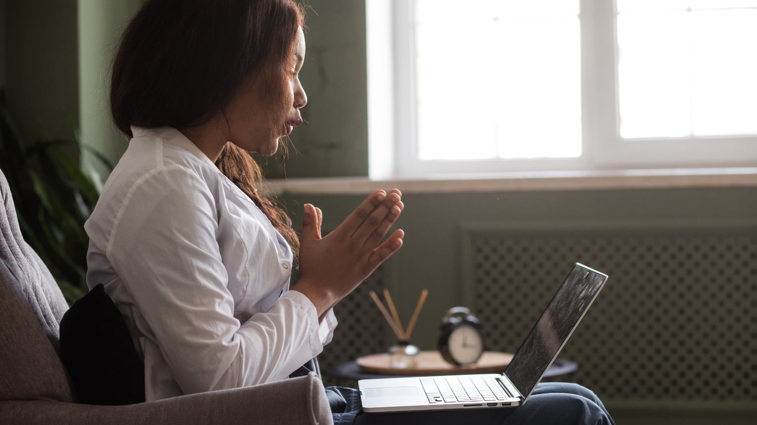 Los beneficios de la psicoterapia online para la salud mental.