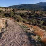 Paisaje montañoso de la Sierra de Guadarrama, ideal para actividades de turismo rural en Segovia.