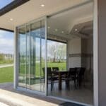 Taller de carpintería metálica en Barcelona. Ventanas de aluminio modernas y decoraciones en metal diseñadas con precisión y calidad.