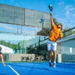 Diferencias clave entre construir pistas de tenis y de pádel.