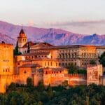 Explora Granada como un local. Lugares únicos que no te puedes perder.