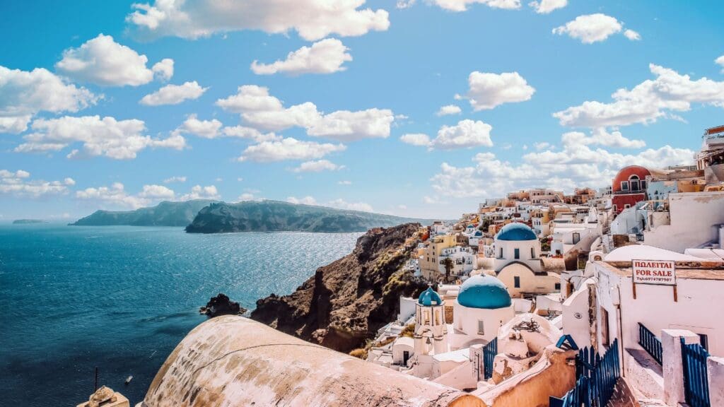 Santorini, un destino predilecto de turismo de bienestar.