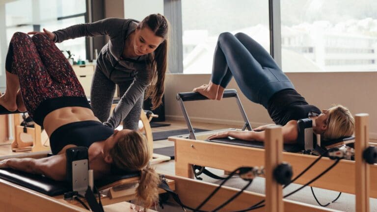 Beneficios reales del pilates para personas con dolores crónicos.