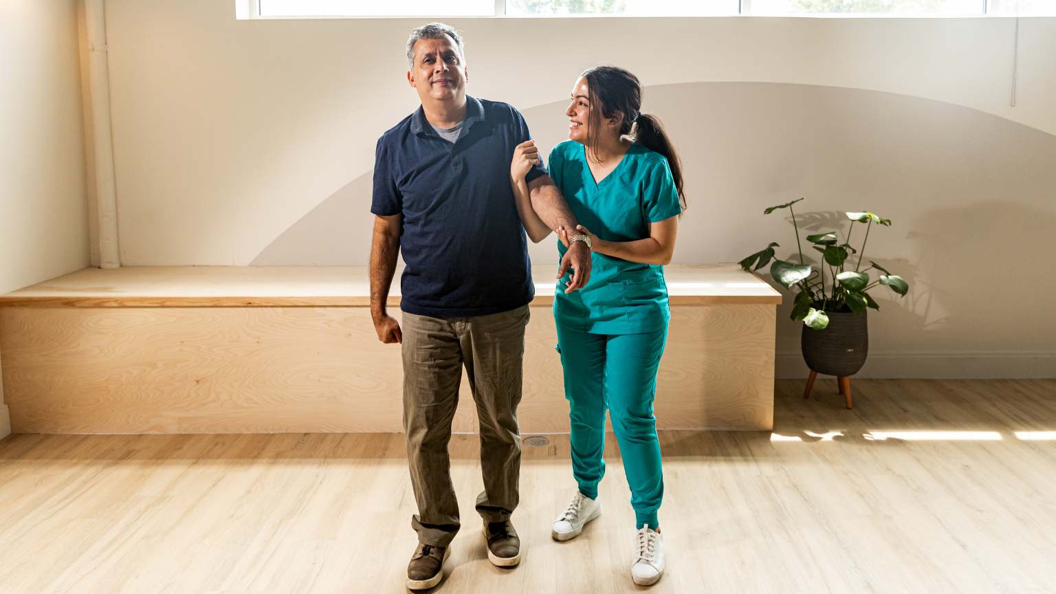 Centro de salud integral en Madrid con fisioterapia y psicología para el bienestar físico y mental de adultos y familias