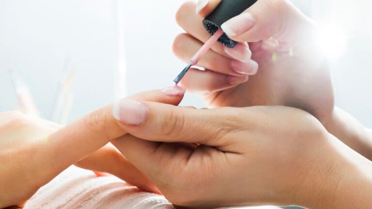 Guía definitiva para comprar en una tienda de uñas online sin equivocarte.