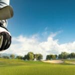 Clases personalizadas de golf para individuos, grupos y empresas, garantizando una experiencia de aprendizaje única.