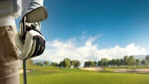 Clases personalizadas de golf para individuos, grupos y empresas, garantizando una experiencia de aprendizaje única.