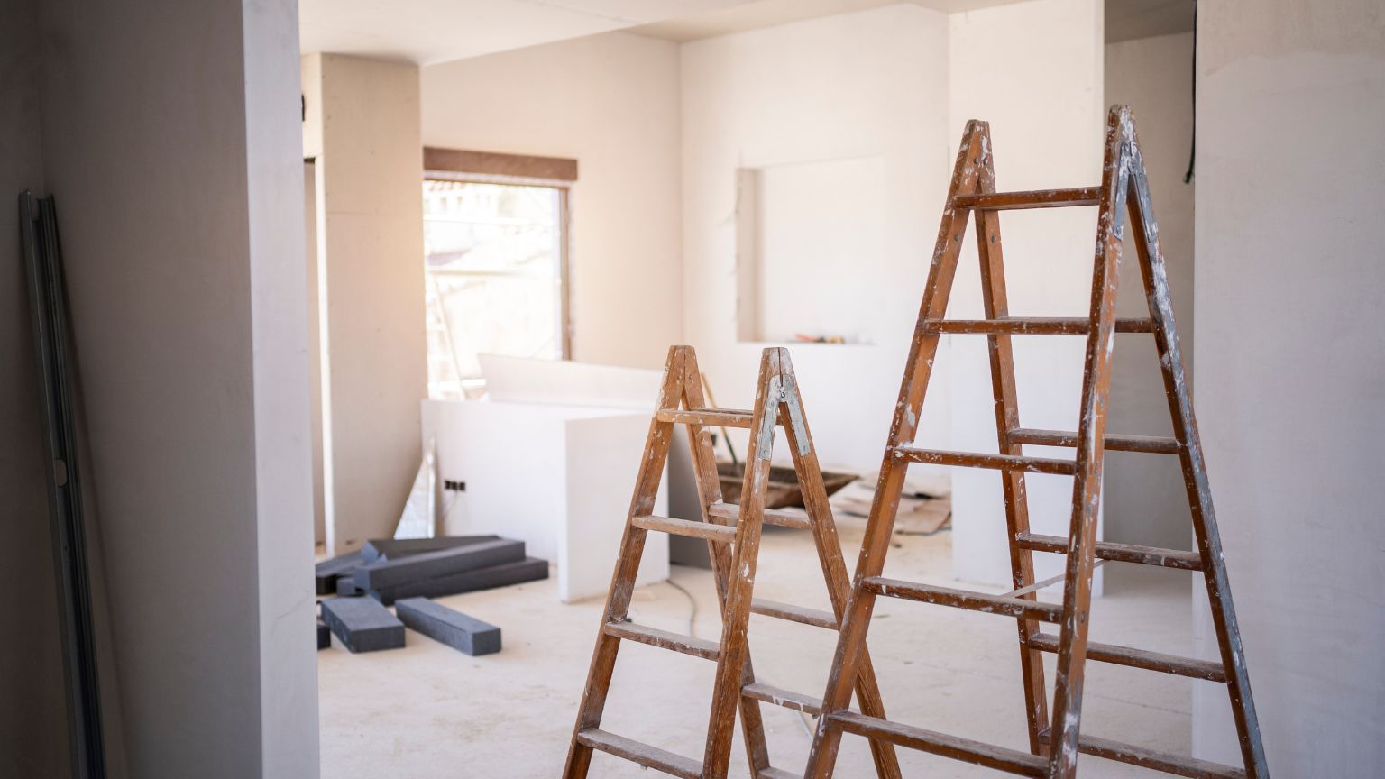 Reforma integral de vivienda con diseño funcional, mejoras energéticas y distribución optimizada para aumentar su valor y confort.