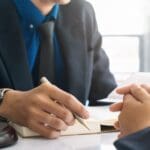 ¿Cuándo buscar asesoría legal en derecho penal y civil?