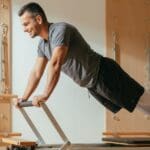 ¿Por qué cada vez más personas apuestan por el pilates terapéutico?