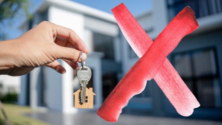 Propietario de piso en Barcelona cometiendo errores comunes durante el proceso de venta sin asesoría profesional inmobiliaria
