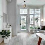 Reforma integral de vivienda moderna con espacios abiertos, diseño funcional y acabados de alta calidad
