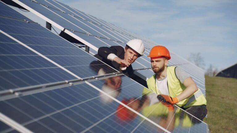 ¿Cómo funciona una instalación solar fotovoltaica en tu hogar?