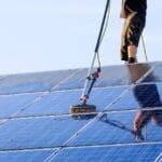 ¿Por qué la limpieza de placas solares mejora tu factura?