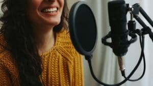 Estudio de doblaje profesional multilingüe, ideal para cine, publicidad