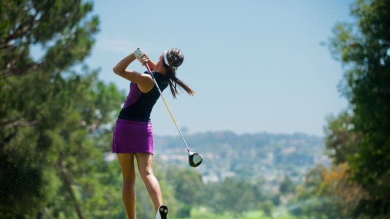 Potencia la reputación de tu marca a través del golf profesional.