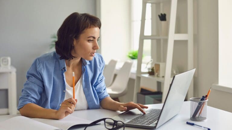 ¿Cómo elegir el curso online que te ayude a generar ingresos rápidos?