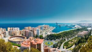 Guía alternativa para disfrutar el arte y la cultura diversa en Málaga