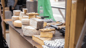 Selección de quesos elaborados en auténticas queserías artesanas