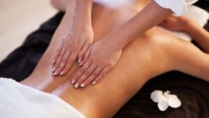 Masajes relajantes que favorecen el descanso y mejoran la salud de la piel y el cuerpo.