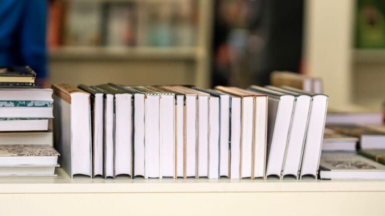 ¿Buscas imprimir tu propio libro? Esto es lo que debes saber.