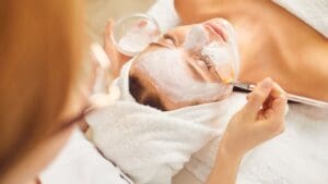Centro de estética con tratamientos para piel saludable.