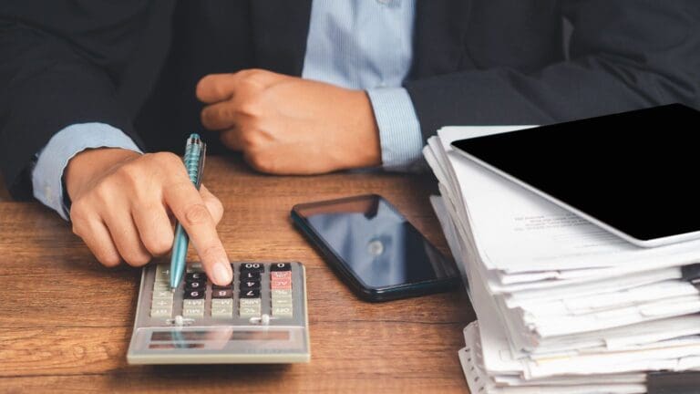 ¿Claves legales para crear una empresa si eres francés en Málaga?