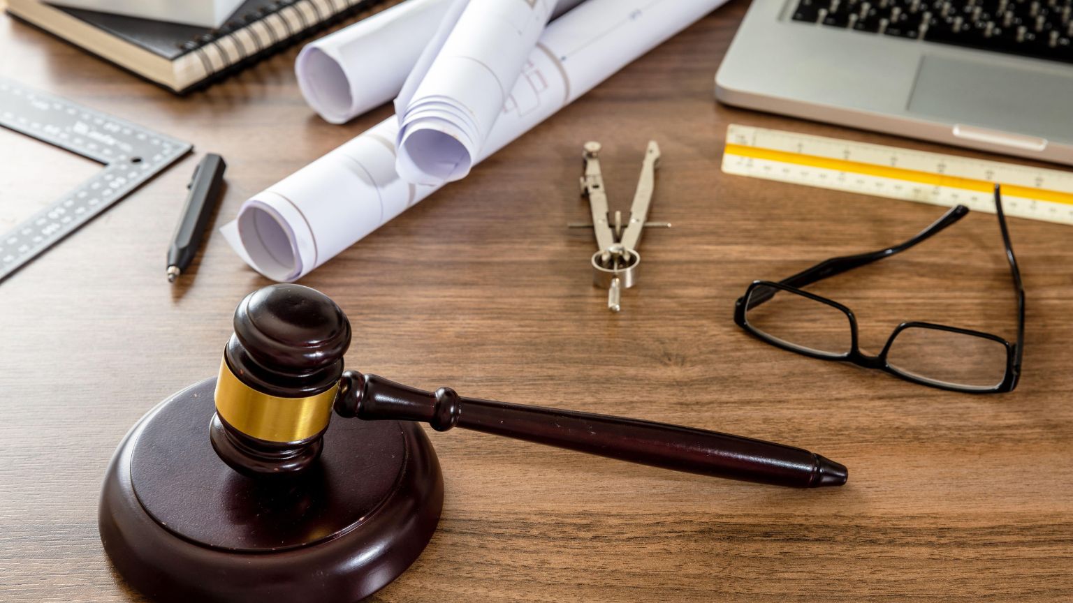 ¿Cuándo es el momento adecuado para consultar a un abogado laboral?