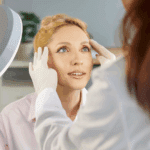 Tratamiento facial no invasivo en clínica de dermatología estética resultados visibles