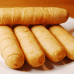 Por qué el Tequeño y la Empanada Venezolana son el Aperitivo que Triunfa en las Cenas de Amigos