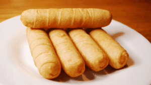 Por qué el Tequeño y la Empanada Venezolana son el Aperitivo que Triunfa en las Cenas de Amigos