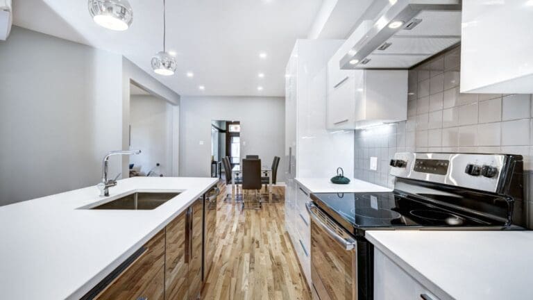 Piso reformado en Málaga listo para alquilar tras inversión inmobiliaria rentable