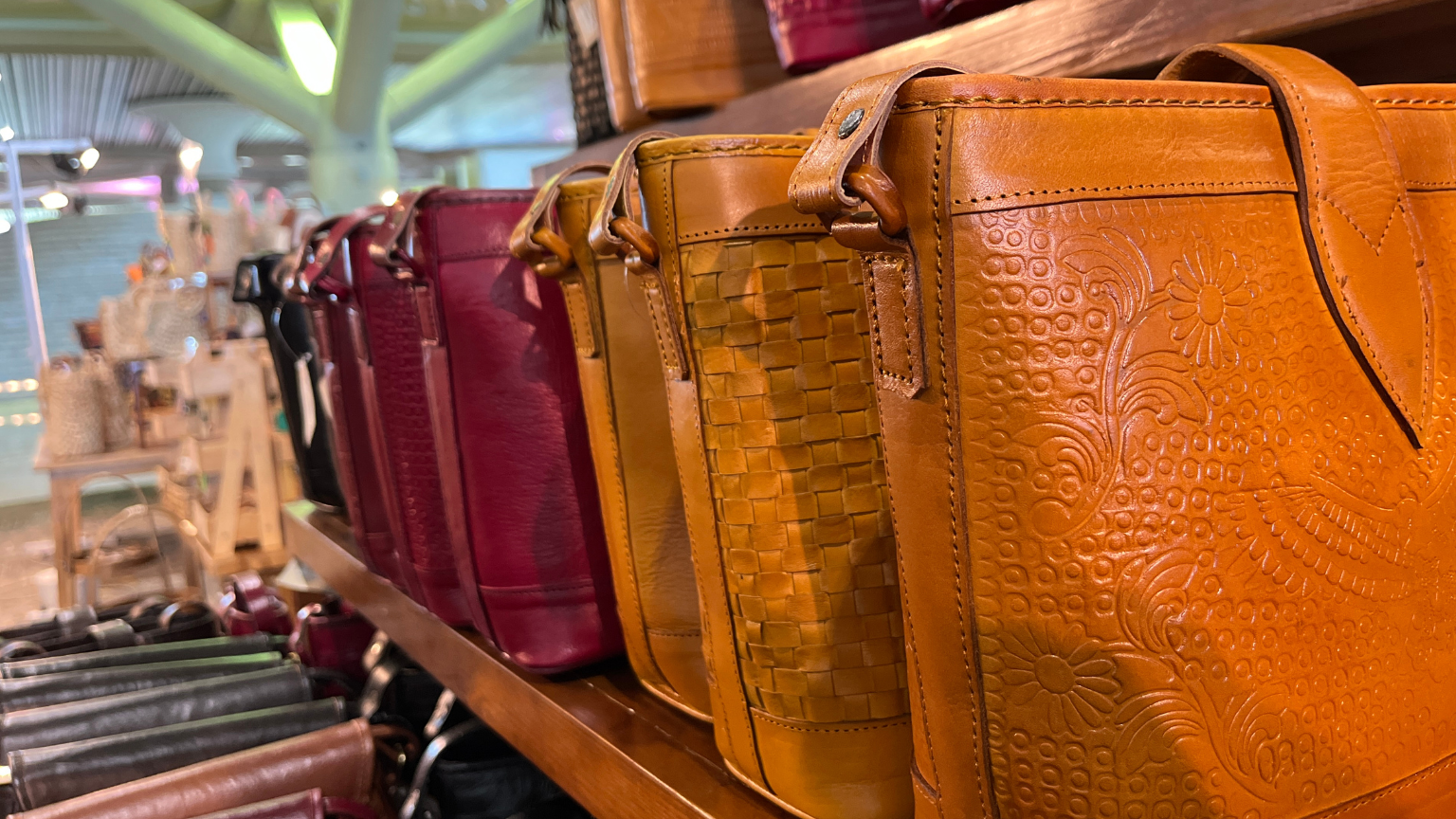 Diseños de una marca española de bolsos en estilo urbano