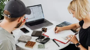 Proceso de obra interior durante una reforma integral supervisada