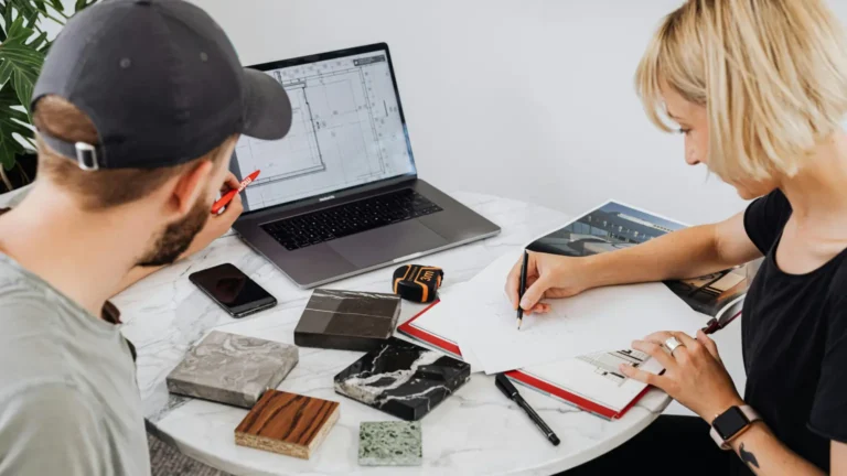 Proceso de obra interior durante una reforma integral supervisada