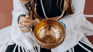 Cuenco tibetano utilizado en práctica de armonización energética