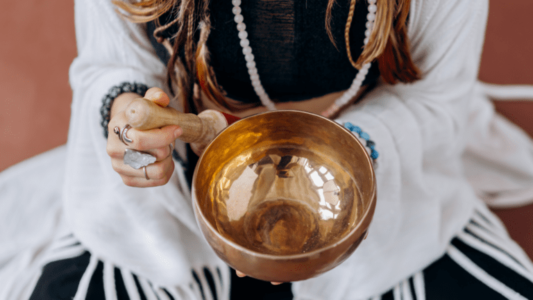 Cuenco tibetano utilizado en práctica de armonización energética