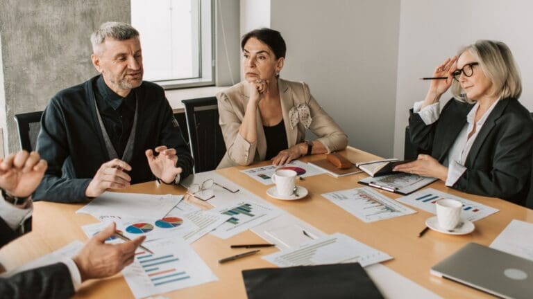 Asesoría legal continua a empresas mediante iguala jurídica en un despacho profesional