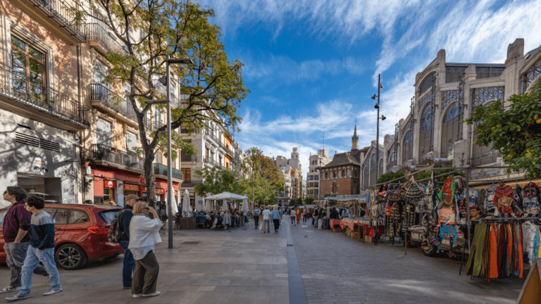 Qué ver en Valencia todo el año desde viviendas turisticas