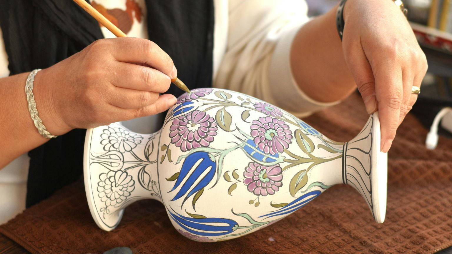 ¿Qué hace tan especial al diseño artesanal frente a lo industrial?