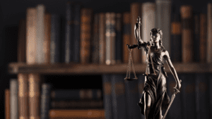 Trámites de extranjería en España que requieren abogado