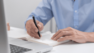 Cinco ventajas de estudiar formación profesional online si quieres trabajar en Europa