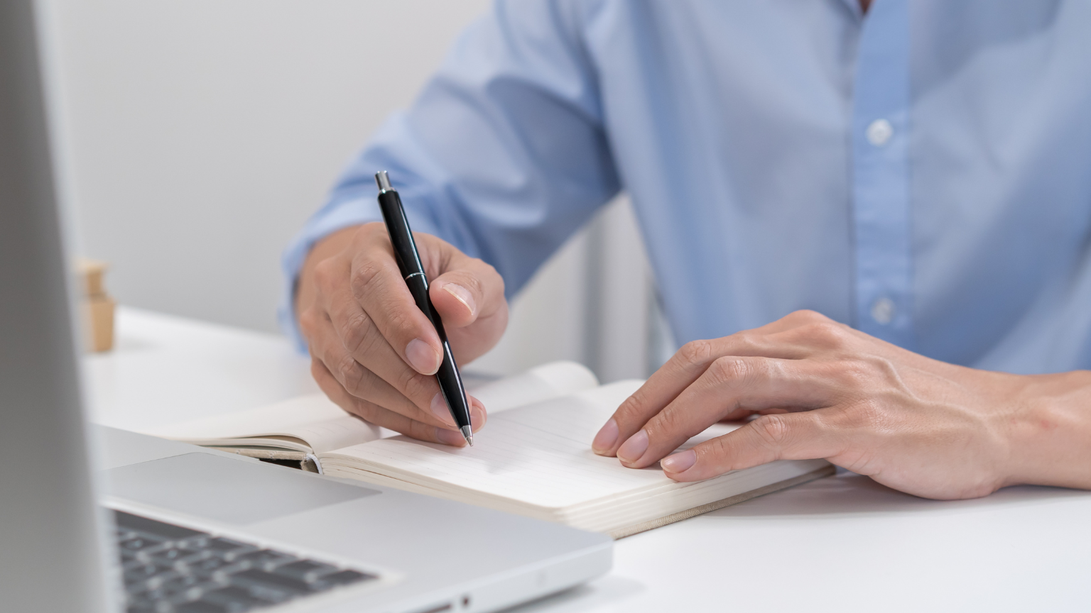 Cinco ventajas de estudiar formación profesional online si quieres trabajar en Europa