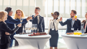 Organización de eventos sociales para celebraciones familiares cuidadas.